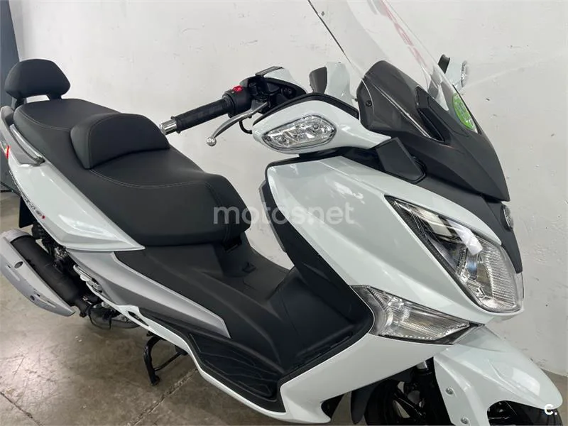SYM Joymax 125 – Vista 14