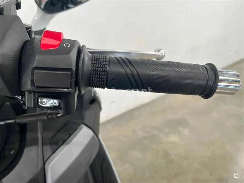 SYM Joymax 125 – Vista 24