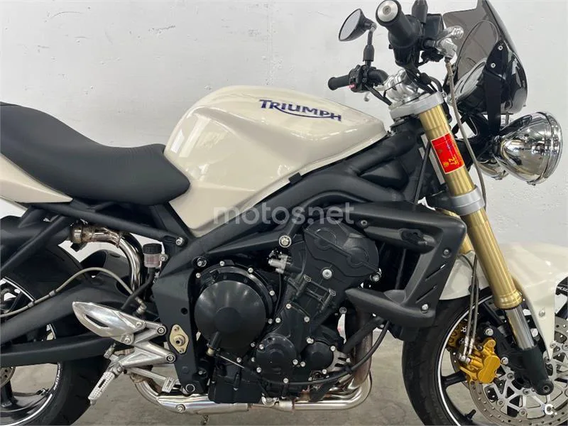 Triumph Street Triple – Vista 12