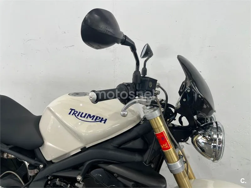 Triumph Street Triple – Vista 14