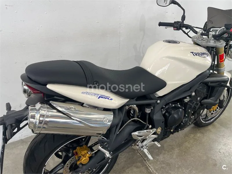 Triumph Street Triple – Vista 16