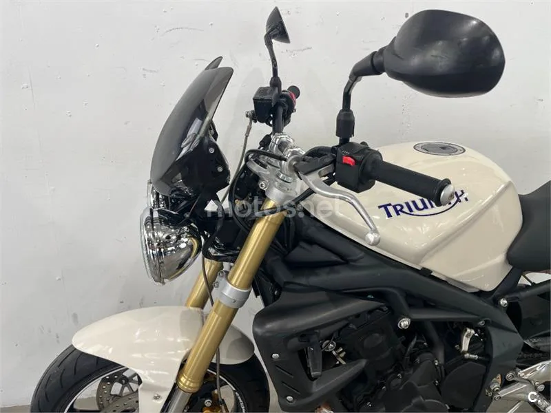 Triumph Street Triple – Vista 17