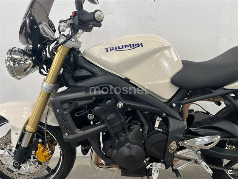 Triumph Street Triple – Vista 19