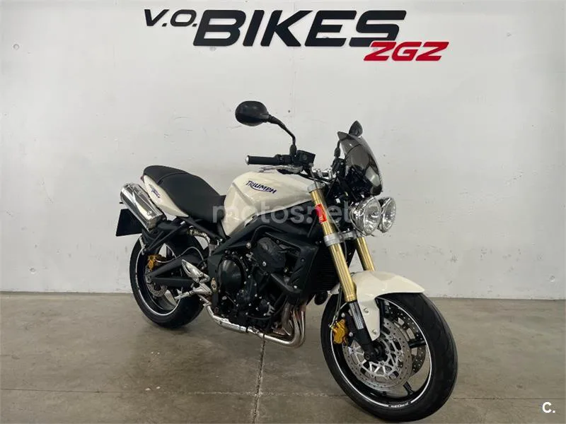 Triumph Street Triple – Vista 3