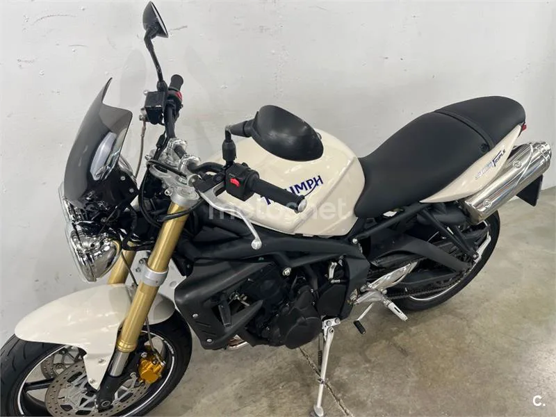 Triumph Street Triple – Vista 21