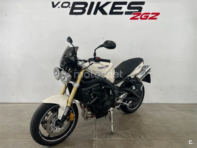 Triumph Street Triple – Vista 5