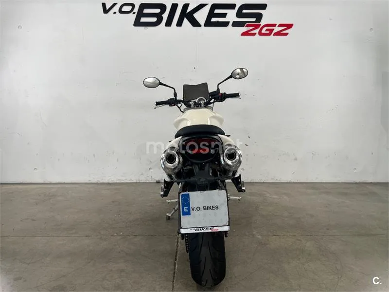 Triumph Street Triple – Vista 7