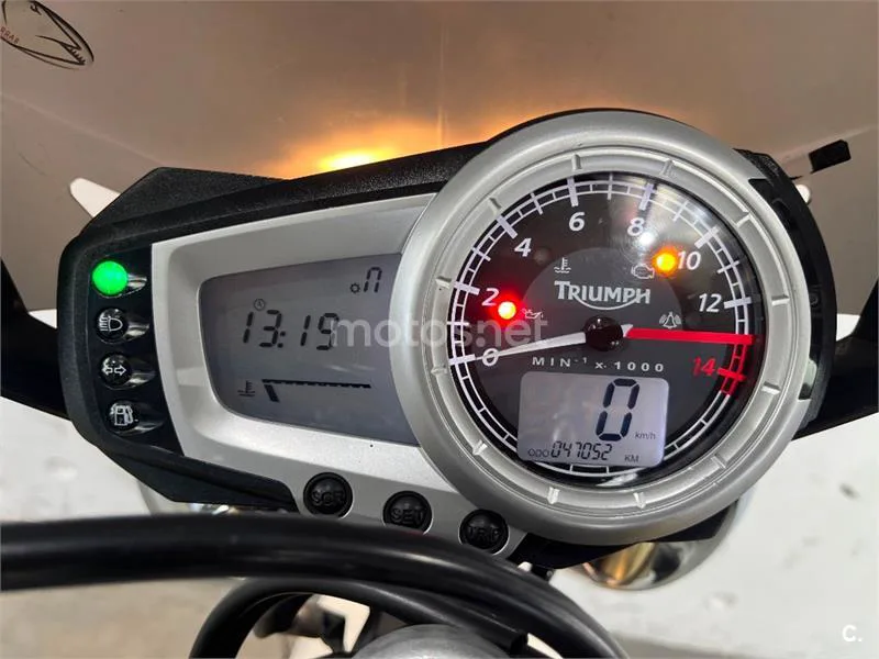 Triumph Street Triple – Vista 10