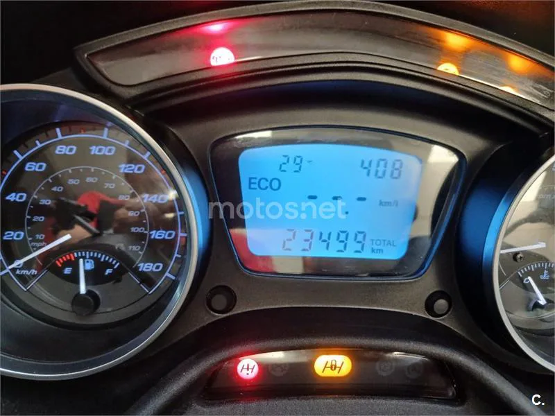 Piaggio MP3 – Vista 11