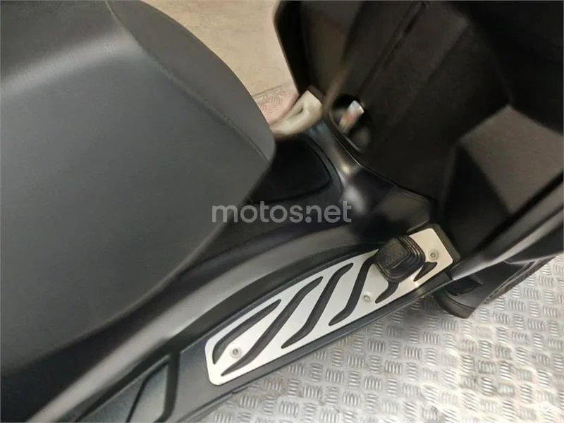 Piaggio MP3 – Vista 6