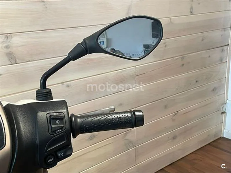 Piaggio Medley – Vista 15