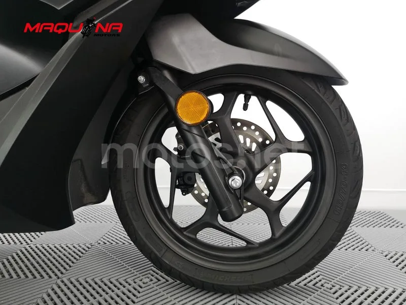 Honda PCX 125 – Vista 11