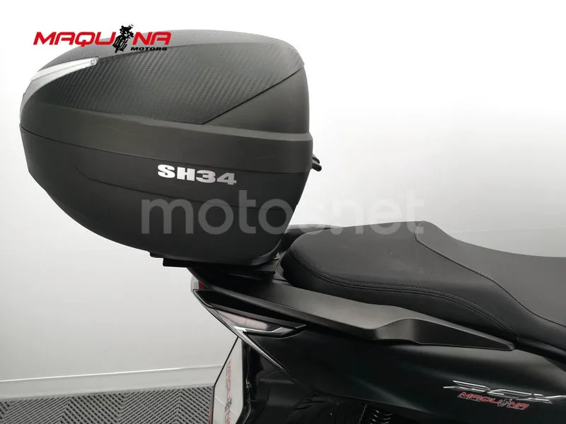 Honda PCX 125 – Vista 21