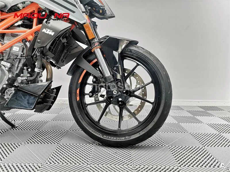 KTM 125 – Vista 12