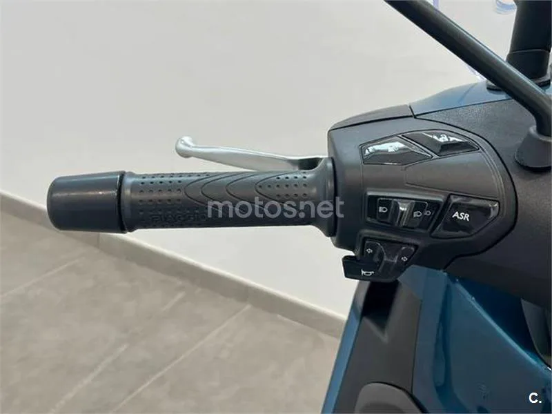 Piaggio Beverly – Vista 12
