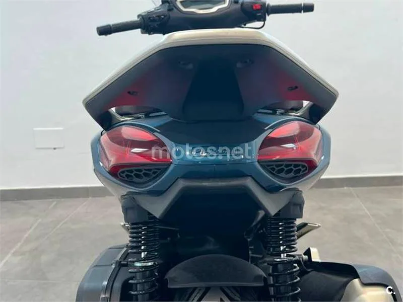 Piaggio Beverly – Vista 6