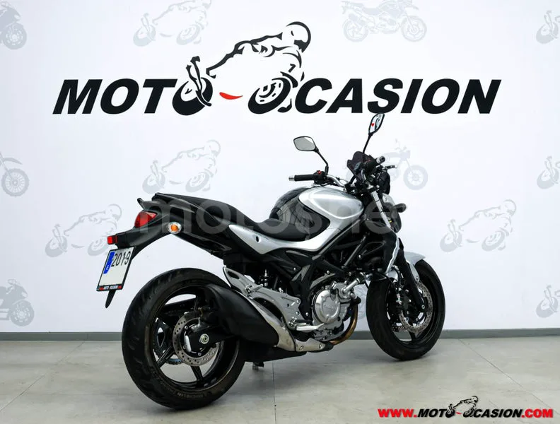 Suzuki SFV 650 Gladius – Vista 3