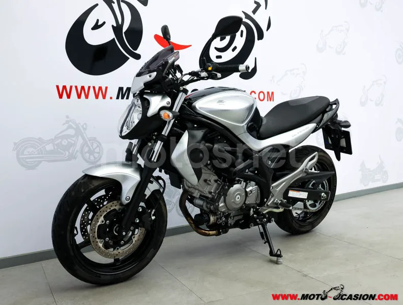 Suzuki SFV 650 Gladius – Vista 8