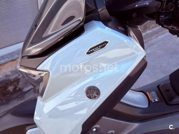 Yamaha NMAX – Vista 11