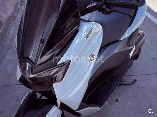 Yamaha NMAX – Vista 12