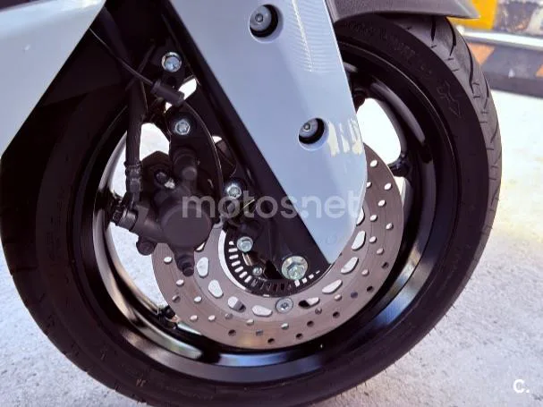 Yamaha NMAX – Vista 6