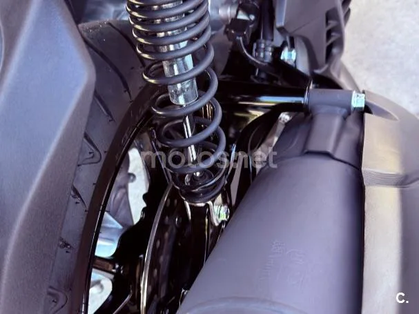 Yamaha NMAX – Vista 8