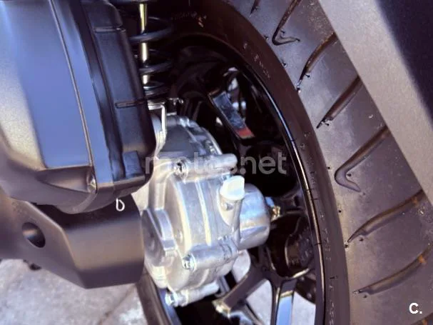 Yamaha NMAX – Vista 9