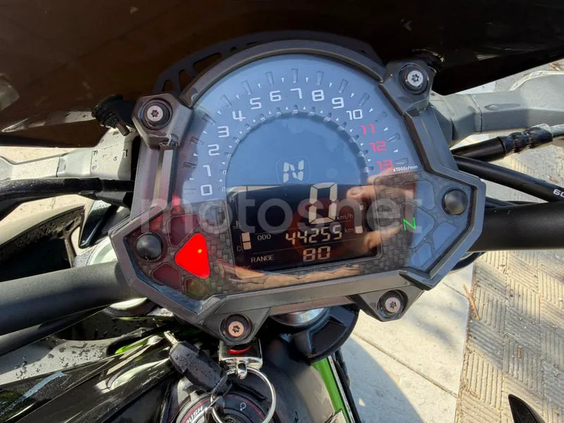 Kawasaki Z900 – Vista 4
