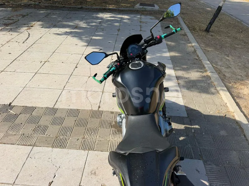 Kawasaki Z900 – Vista 6