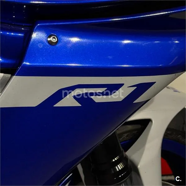 Yamaha R1 – Vista 11