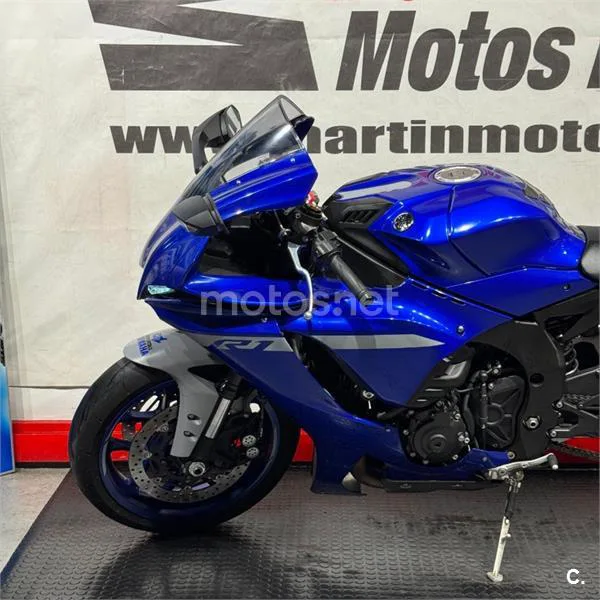 Yamaha R1 – Vista 13