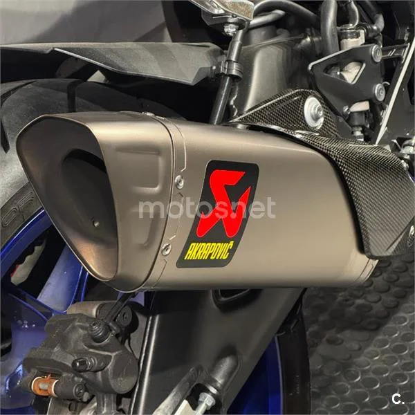 Yamaha R1 – Vista 15