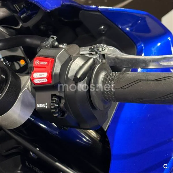 Yamaha R1 – Vista 19