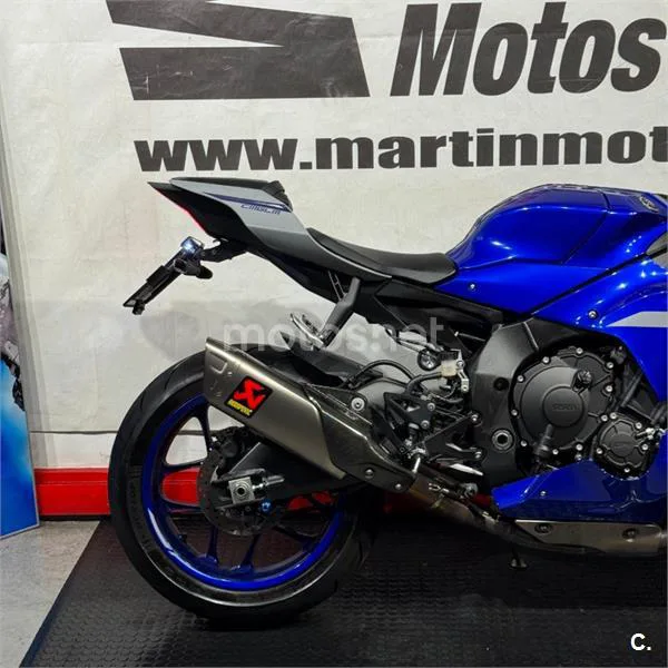 Yamaha R1 – Vista 6