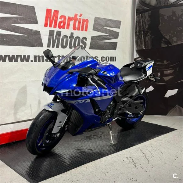Yamaha R1 – Vista 8