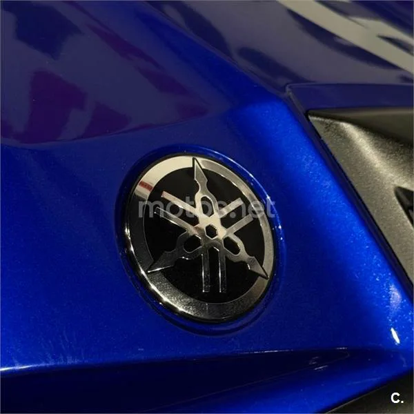 Yamaha R1 – Vista 9