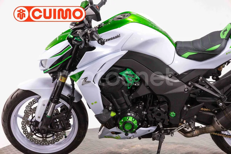 Kawasaki Z1000 – Vista 17