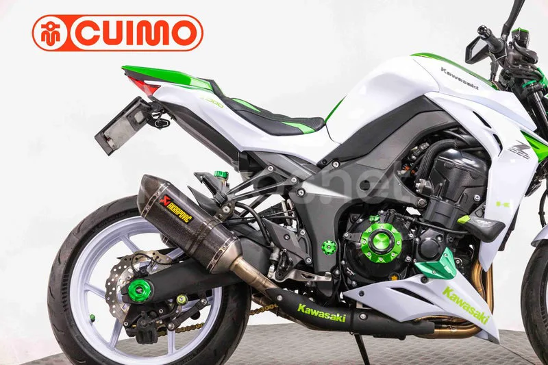 Kawasaki Z1000 – Vista 8