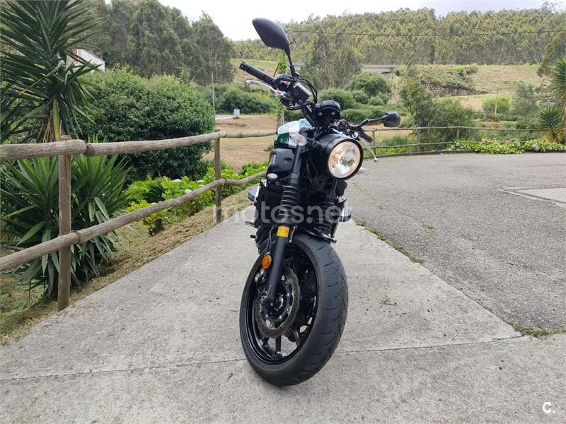 Yamaha XSR 700 – Vista 7