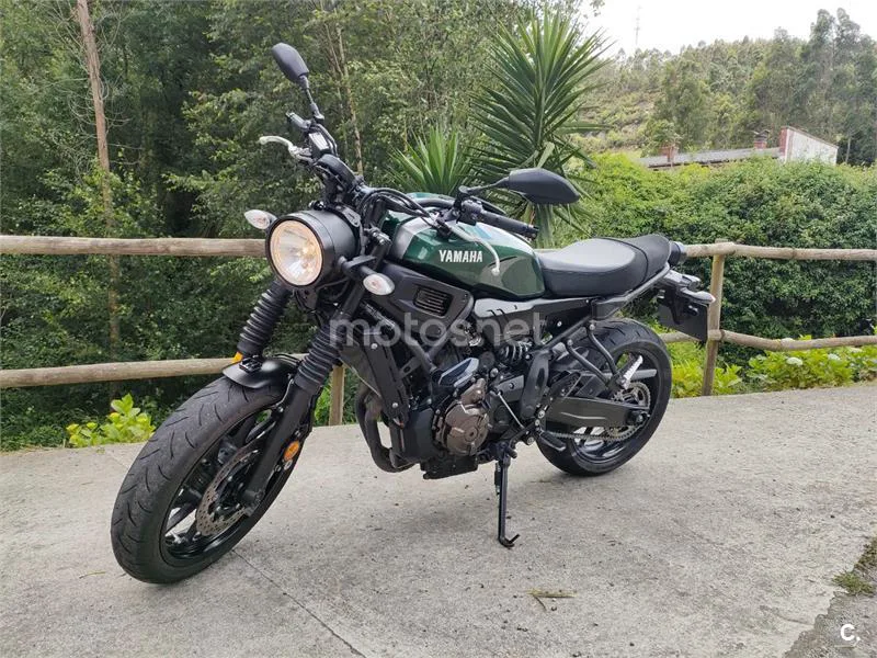 Yamaha XSR 700 – Vista 8
