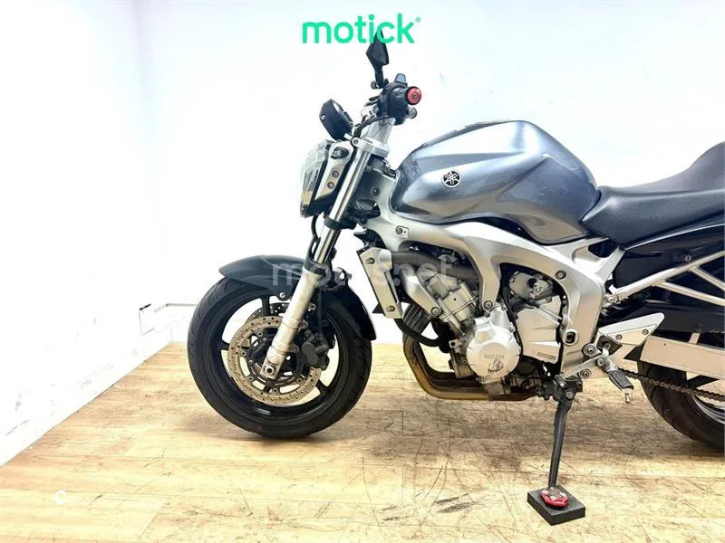 Yamaha FZ6 – Vista 7