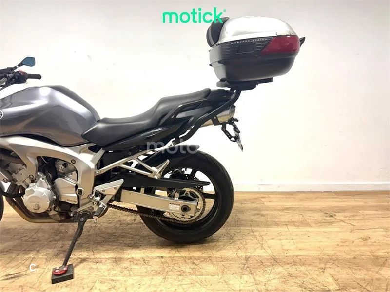 Yamaha FZ6 – Vista 8