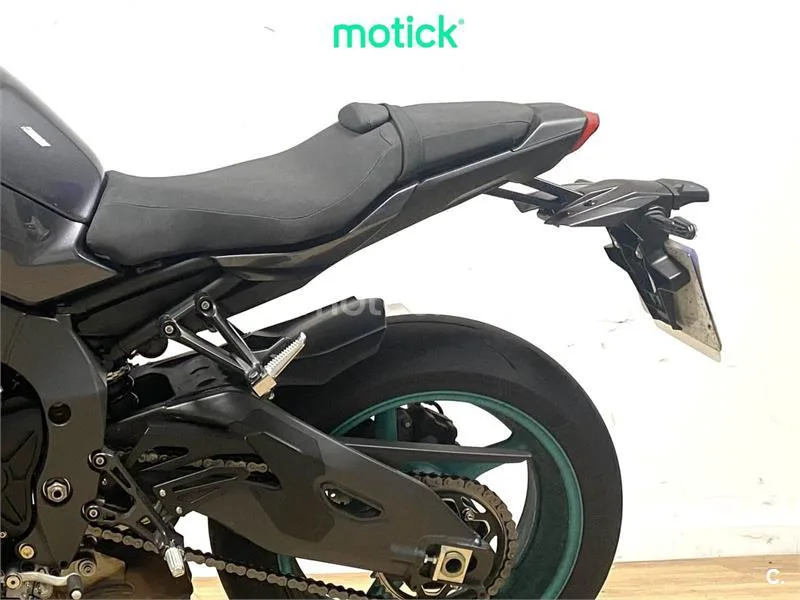 Yamaha MT-10 – Vista 8