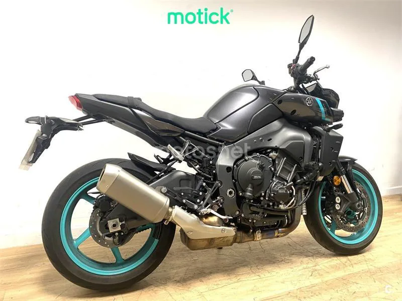 Yamaha MT-10 – Vista 9