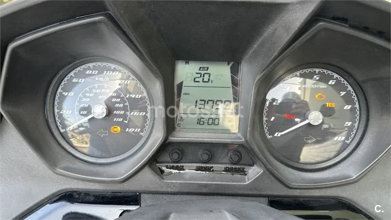 Kymco Super Dink 350 - Vista 4