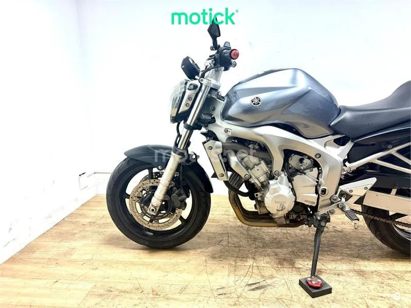 Yamaha FZ6 – Vista 7