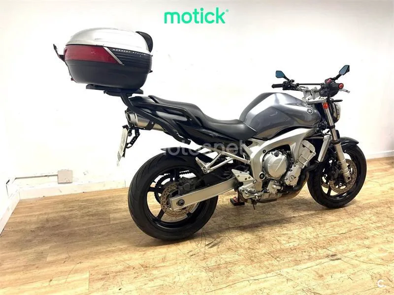 Yamaha FZ6 – Vista 9