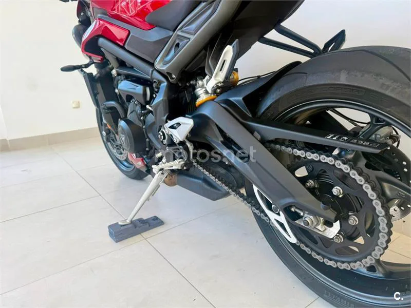 Triumph Street Triple 765 – Vista 18