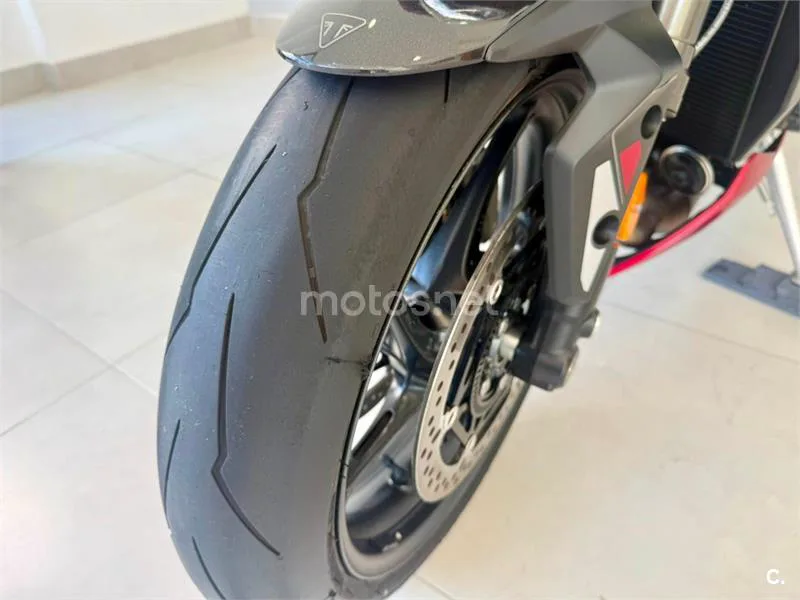 Triumph Street Triple 765 – Vista 19