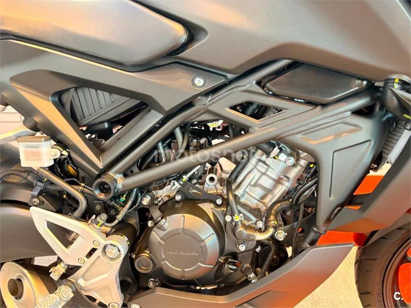 Honda CB 125 R – Vista 6